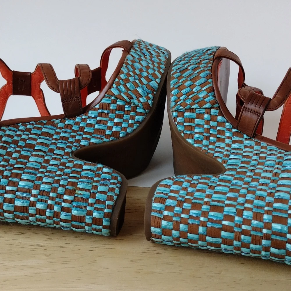 Via Spiga , turquoise platform, s 10.